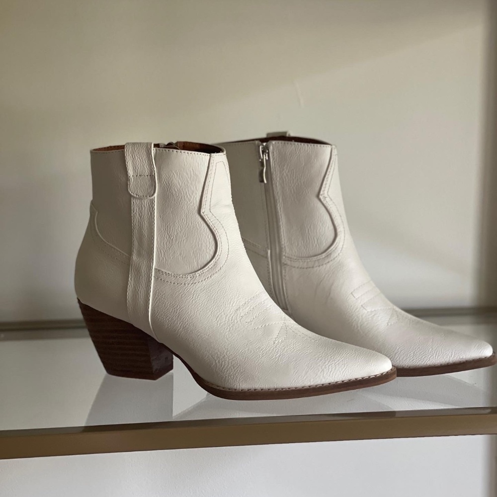 NWT White Western Cowgirl Boots